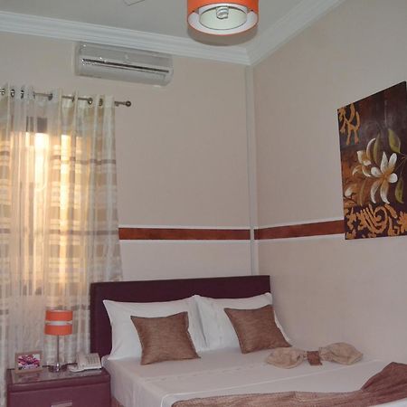 Green Lodge Kinshasa Esterno foto