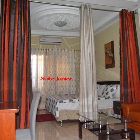 Green Lodge Kinshasa Esterno foto